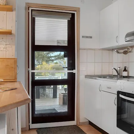 Holiday home Amazing In With Kitchen Dannemare